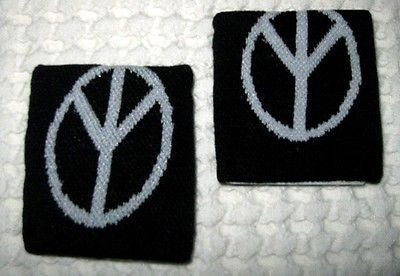 Black LARGE Peace Signs Wristbands Sweatbands PAIR-Pair of Red Star Bands-New