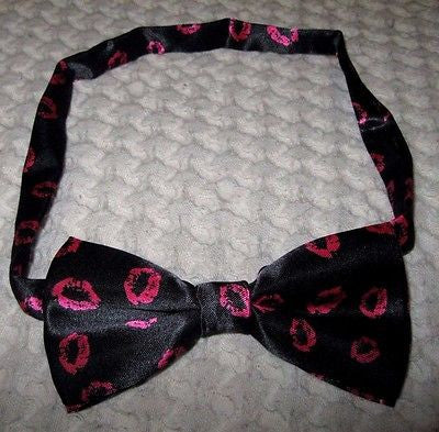 BLACK WITH MULTI-COLORED PUNKER LIPS TUXEDO ADJUSTABLE BOWTIE BOW TIE-NEW BOX!