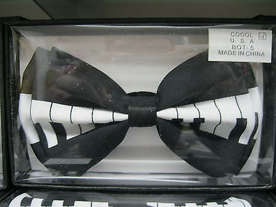 BLACK AND WHITE PAINO KEY ADJUSTABLE  BOW TIE-NEW GIFT BOX!