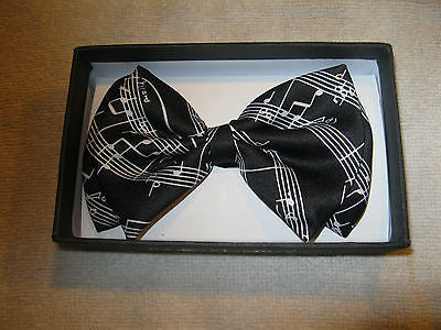 Black White MUSICAL NOTES PIANO KEYS Suspenders and matching Bowtie Bow Tie-New!