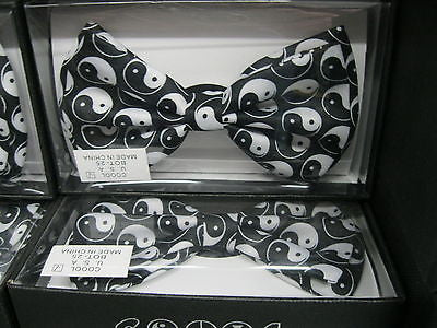 UNISEX YING AND YANG DESIGN TUXEDO ADJUSTABLE STRAP BOW TIE-NEW GIFT BOX!