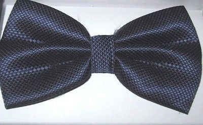 NAVY BLUE DIAMOND MESH PATTERN  ADJUSTABLE  BOW TIE-BLUE BOW TIE NEW IN BOX