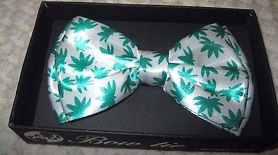 WHITE WITH GREEN MARIJUANA MJ WEED LEAVES ADJUSTABLE  BOW TIE-NEW GIFT BOX!