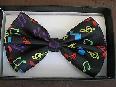 MULTI COLOR MUSICAL NOTES ADJUSTABLE PRE-TIED STRAP BOW TIE-NEW GIFT BOX!