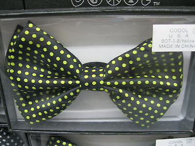 BLACK WITH SMALL YELLOW  PO0LKA DOTS ADJUSTABLE  BOW TIE-NEW GIFT BOX!