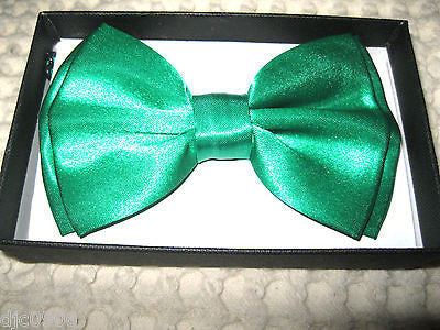 CHRISTMAS GREEN ADJUSTABLE BOWTIE + SOLID GREEN SHINY NECKTIE NECK TIE-NEW!