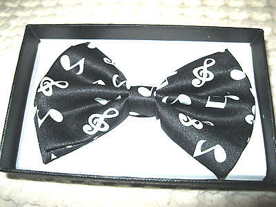 BLACK WITH WHITE MUSICAL NOTES  ADJUSTABLE  BOW TIE-NEW GIFT BOX!